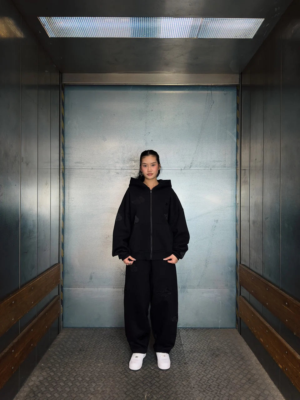 "SASUKE UCHIHA" ZIP HOODIE