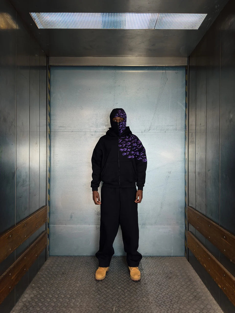 "SASUKE UCHIHA" ZIP HOODIE